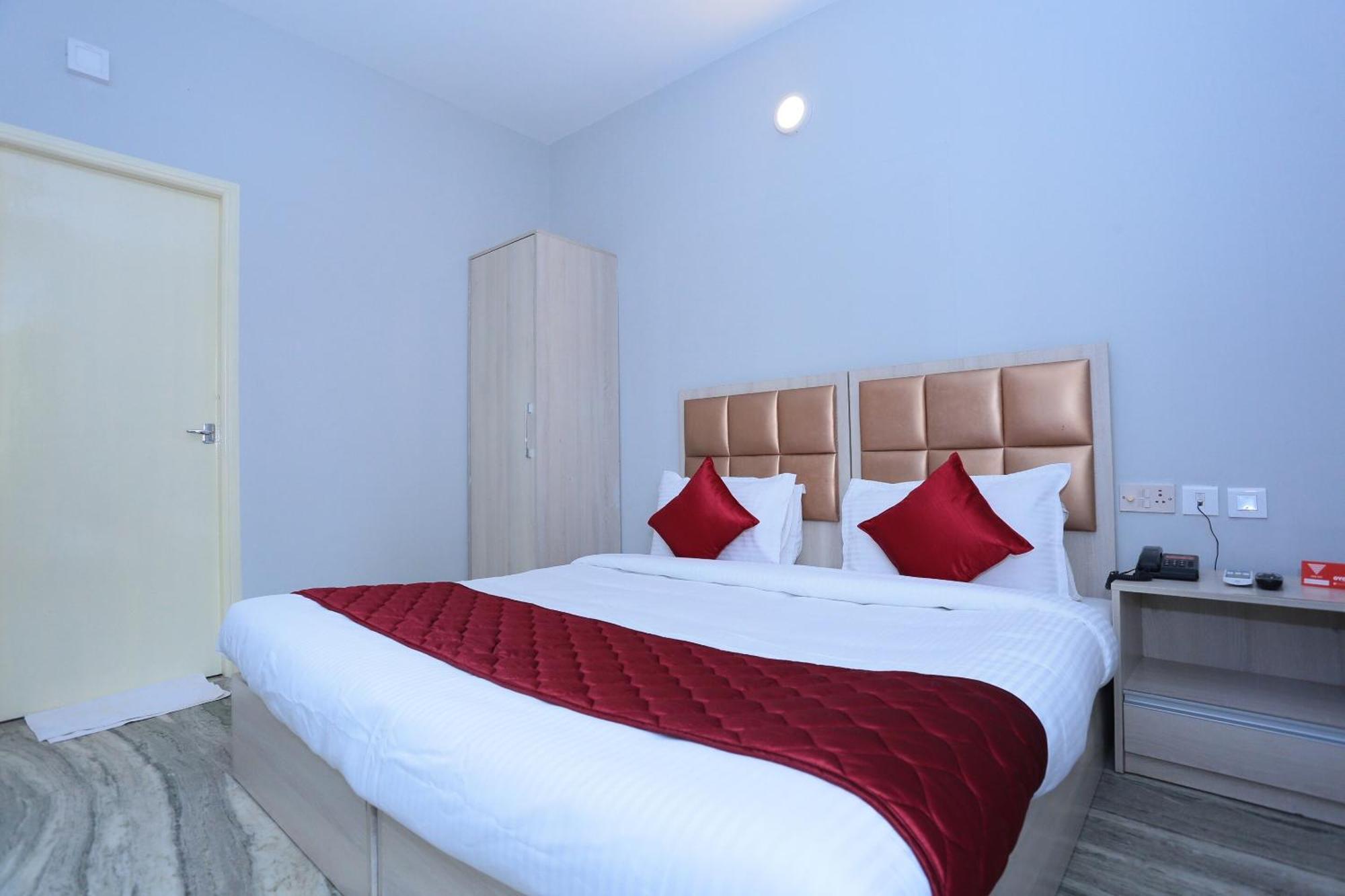 Super Townhouse Prince Palace Thiruvananthapuram Екстериор снимка