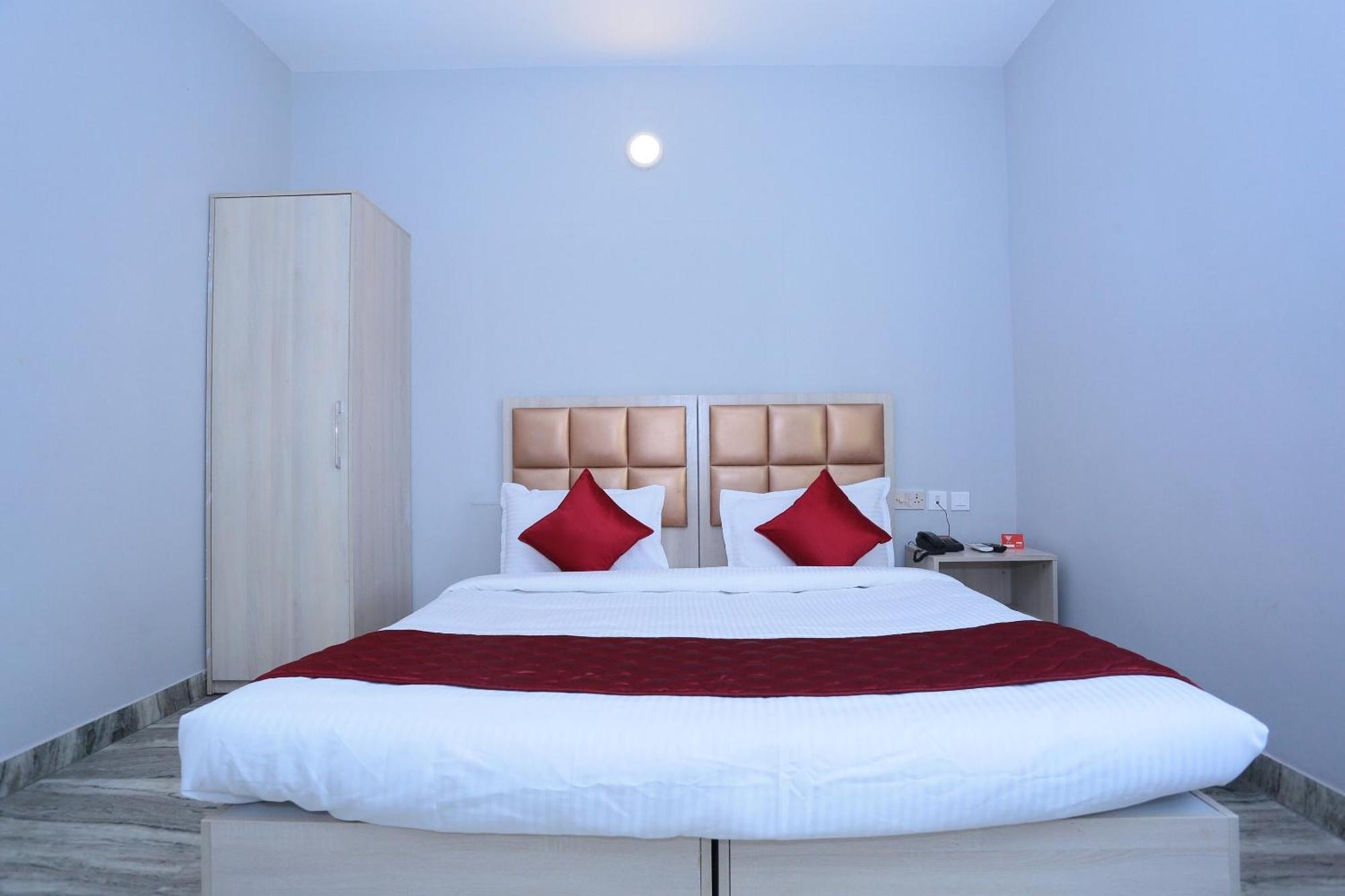 Super Townhouse Prince Palace Thiruvananthapuram Екстериор снимка